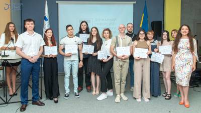 Вручення дипломів бакалавра студентам міжнародних відносин!