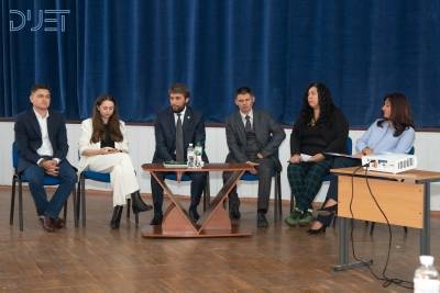 «Круглий стіл»:  час змінюватись!