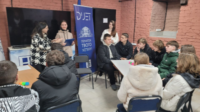 «Hammers» проти «Flowers»: англомовний «брейн-ринг» для першокурсників