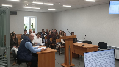 Поєднання теорії та живої судової практики: здобувачі-правники ДУЕТ провели виїзне заняття на базі Інгулецького районного суду міста Кривого Рогу
