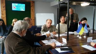 Залучаємо молодь до практичних проблем