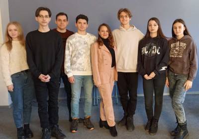 Проблемна група з креативного вивчення англійської мови в ДУЕТ