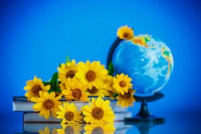 Освітян вітає профком ДУЕТ